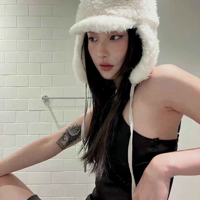 新历尽沧桑一美人